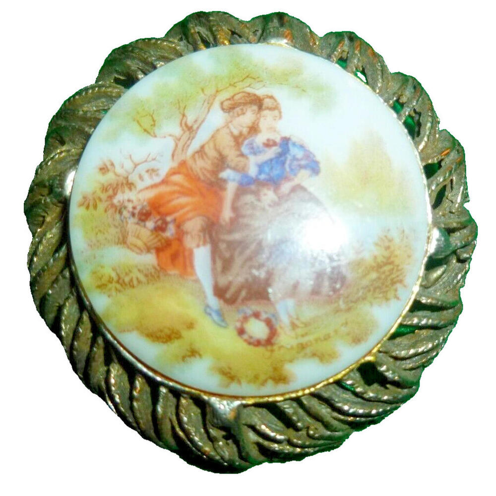 Vintage‎ Porcelain Transfer Print Limoges Fragonard Love Courting Couple Brooch